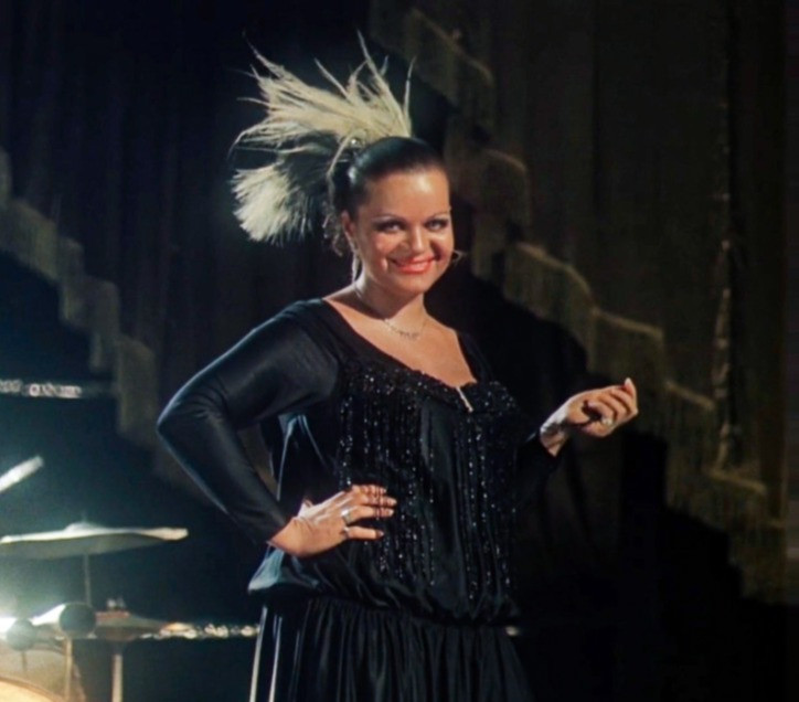 Жеке үйдегі порно фото галереялар Әйелі секс туралы әңгімелерді ауыстырады